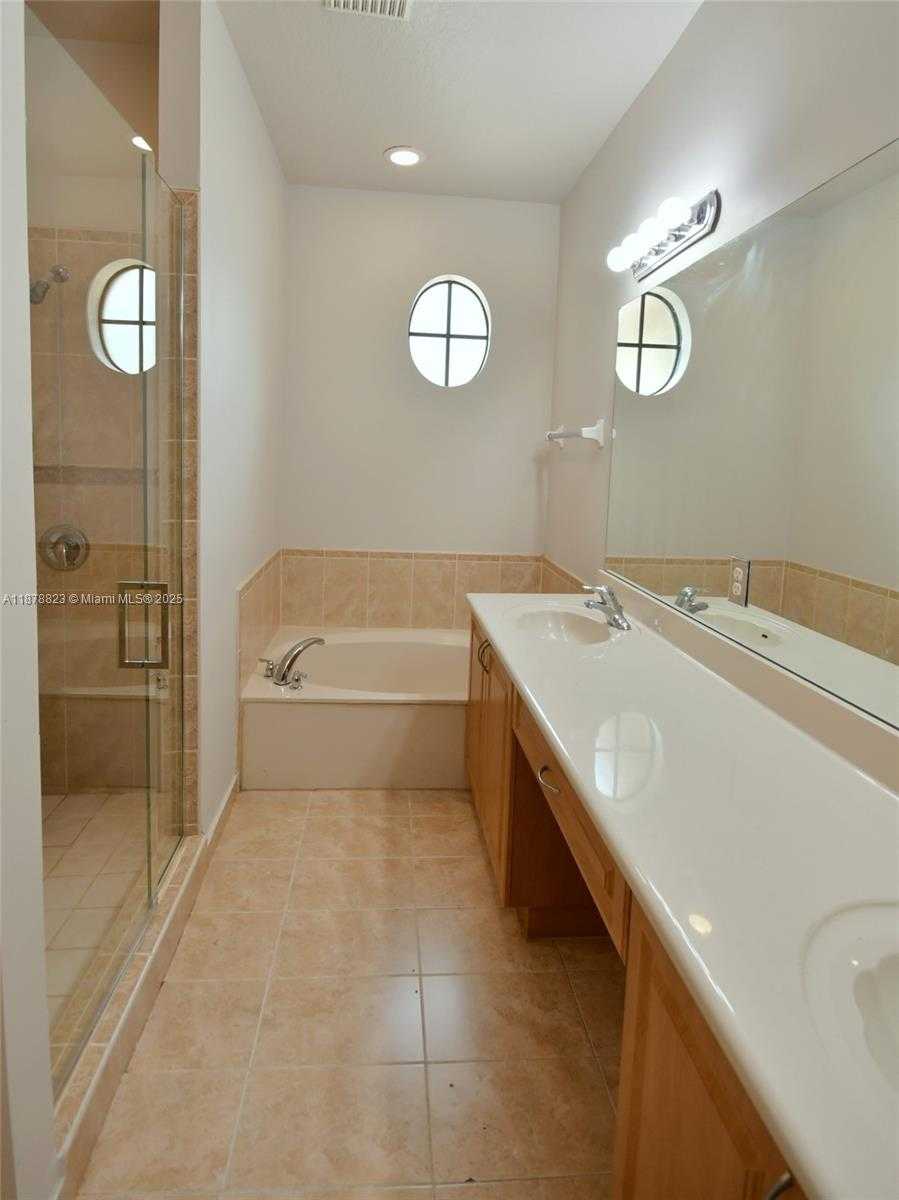 Small Image of 8940 SOUTH WEST 228TH LN, Cutler Bay Number 54