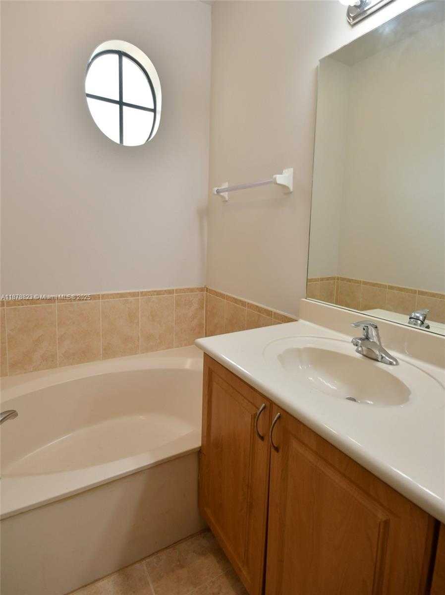 Small Image of 8940 SOUTH WEST 228TH LN, Cutler Bay Number 57