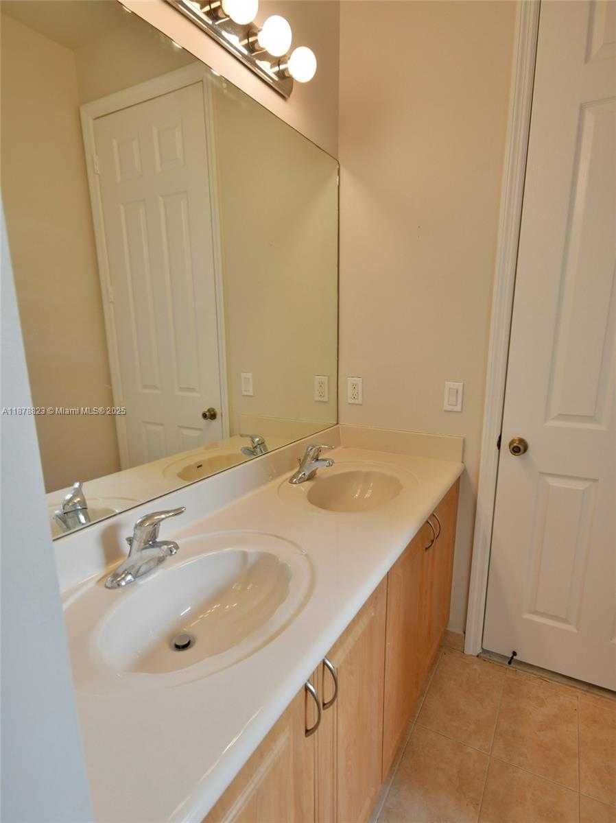 Small Image of 8940 SOUTH WEST 228TH LN, Cutler Bay Number 64