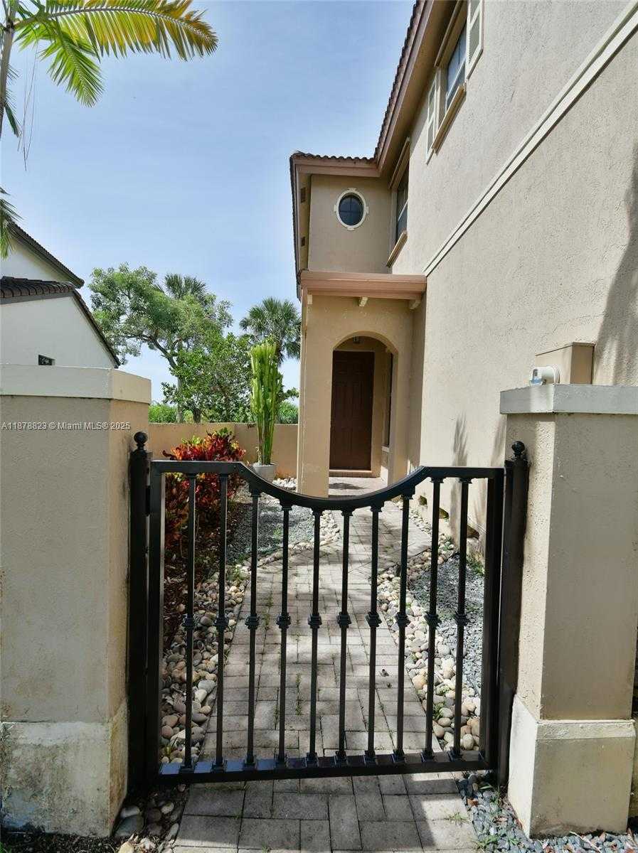 Small Image of 8940 SOUTH WEST 228TH LN, Cutler Bay Number 7