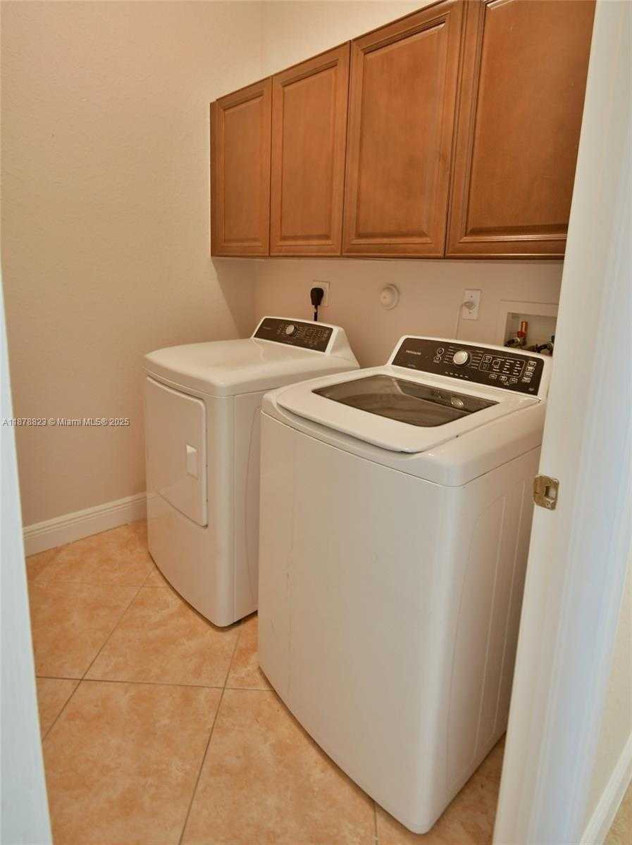 Small Image of 8940 SOUTH WEST 228TH LN, Cutler Bay Number 78