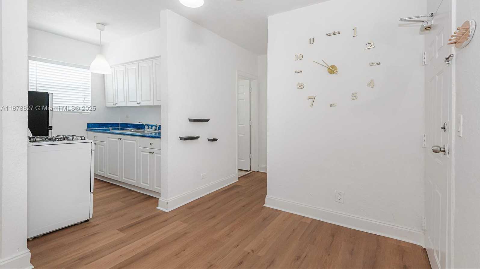 Small Image of 7334 HARDING AVE #16, Miami Beach Number 2