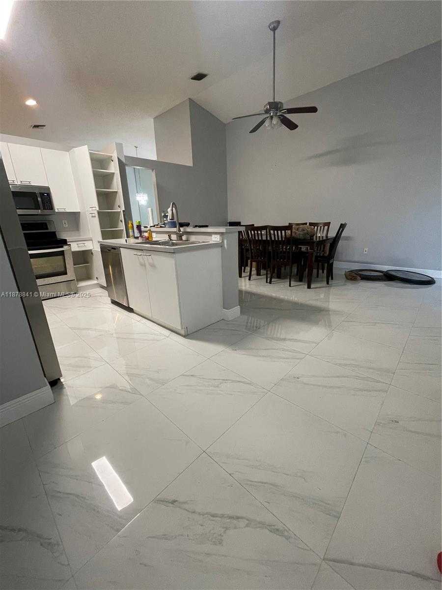 Small Image of 1356 NORTH WEST 159TH LN #N/a, Pembroke Pines Number 17