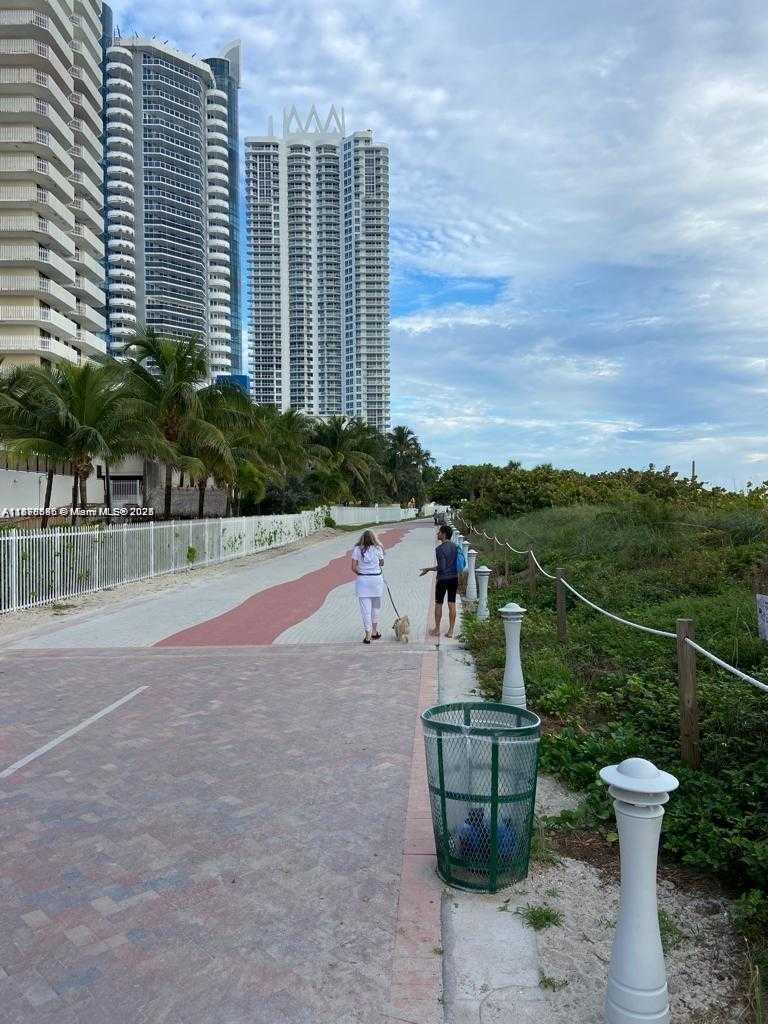 Small Image of 6039 COLLINS AVE #1710, Miami Beach Number 19