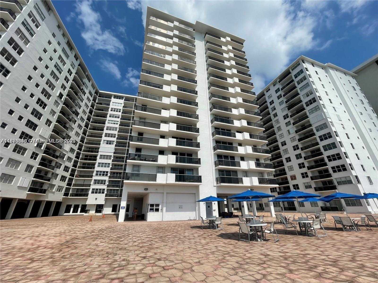 Small Image of 6039 COLLINS AVE #1710, Miami Beach Number 26