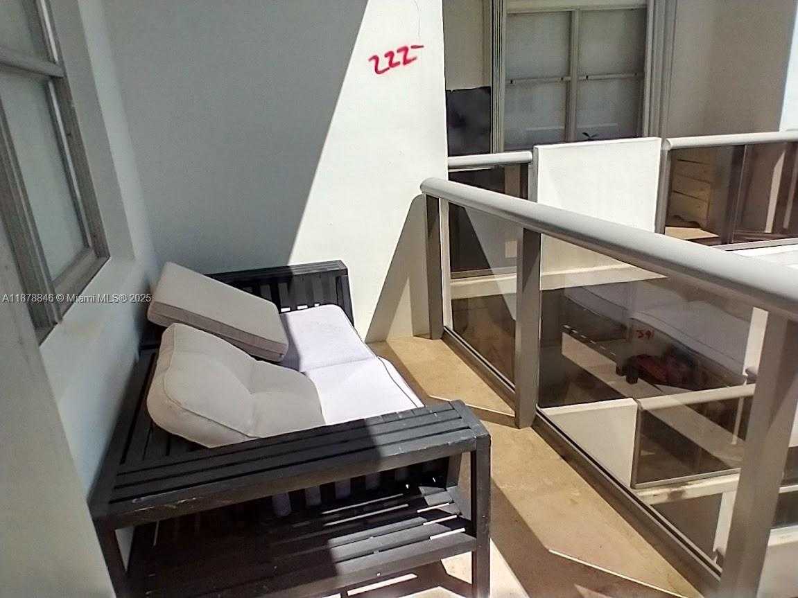 Small Image of 6039 COLLINS AVE #1710, Miami Beach Number 3