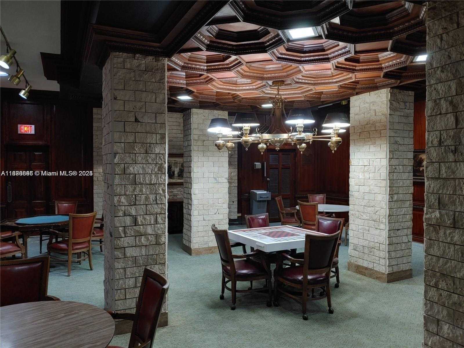 Small Image of 6039 COLLINS AVE #1710, Miami Beach Number 32