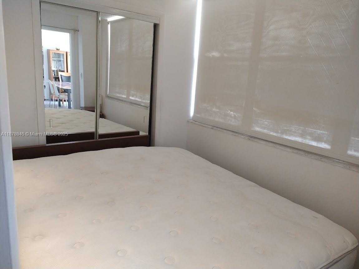Small Image of 6039 COLLINS AVE #1710, Miami Beach Number 9