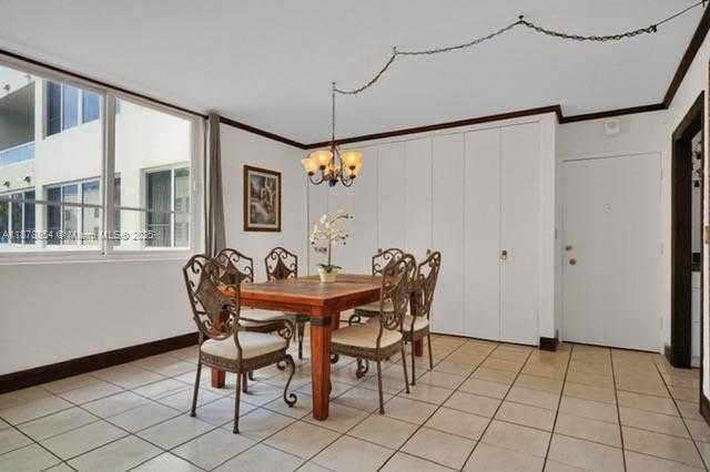Small Image of 5005 COLLINS AVE #325, Miami Beach Number 3