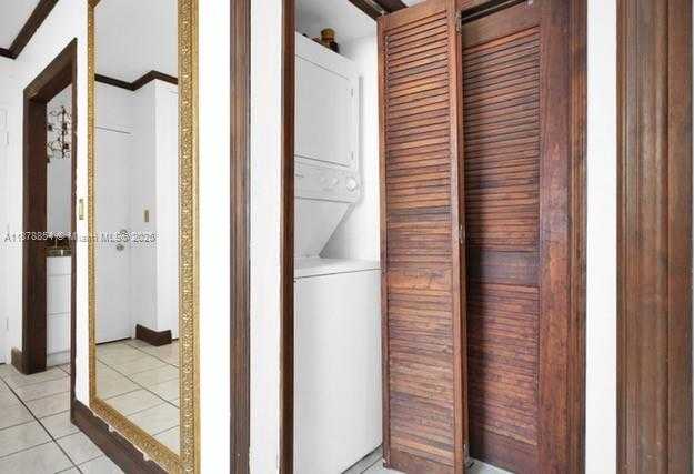 Small Image of 5005 COLLINS AVE #325, Miami Beach Number 4