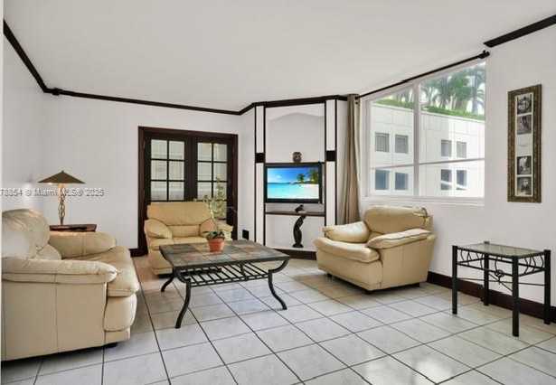 Small Image of 5005 COLLINS AVE #325, Miami Beach Number 6