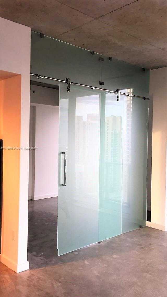 Small Image of 151 SOUTH EAST 1ST ST #3301, Miami Number 16