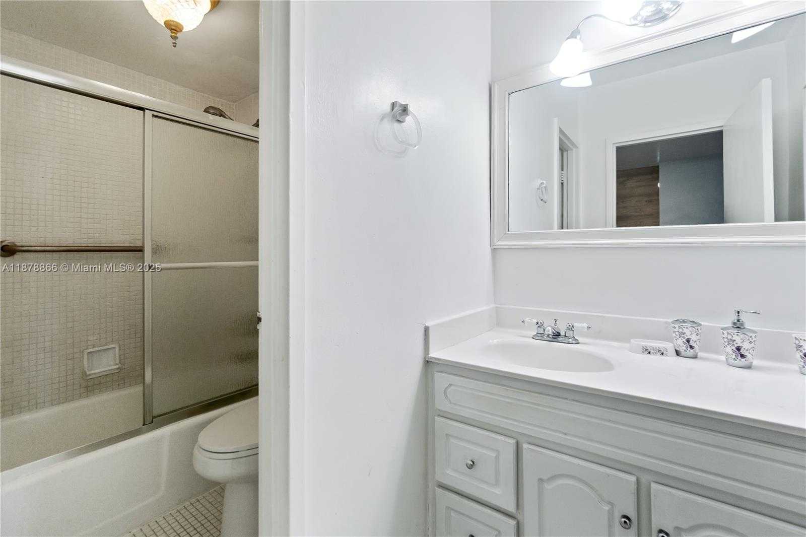 Small Image of 100 LINCOLN RD #607, Miami Beach Number 11