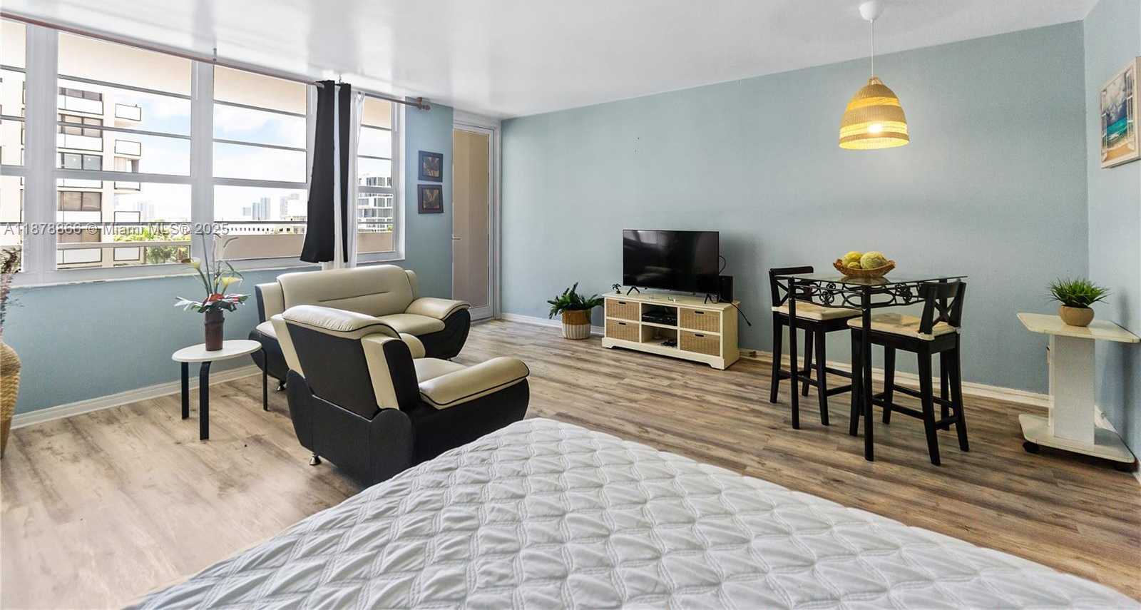 Small Image of 100 LINCOLN RD #607, Miami Beach Number 4
