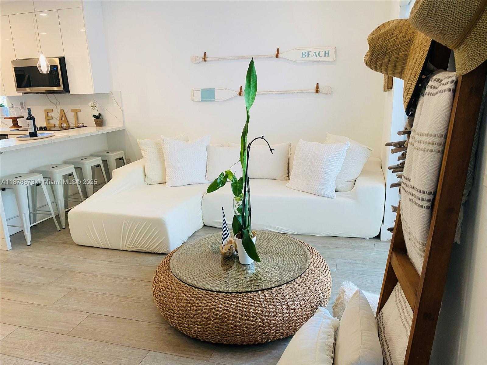 Small Image of 798 CRANDON BLVD #57B, Key Biscayne Number 3