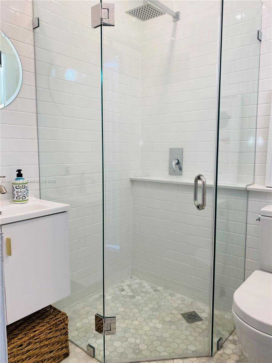 Small Image of 798 CRANDON BLVD #57B, Key Biscayne Number 7