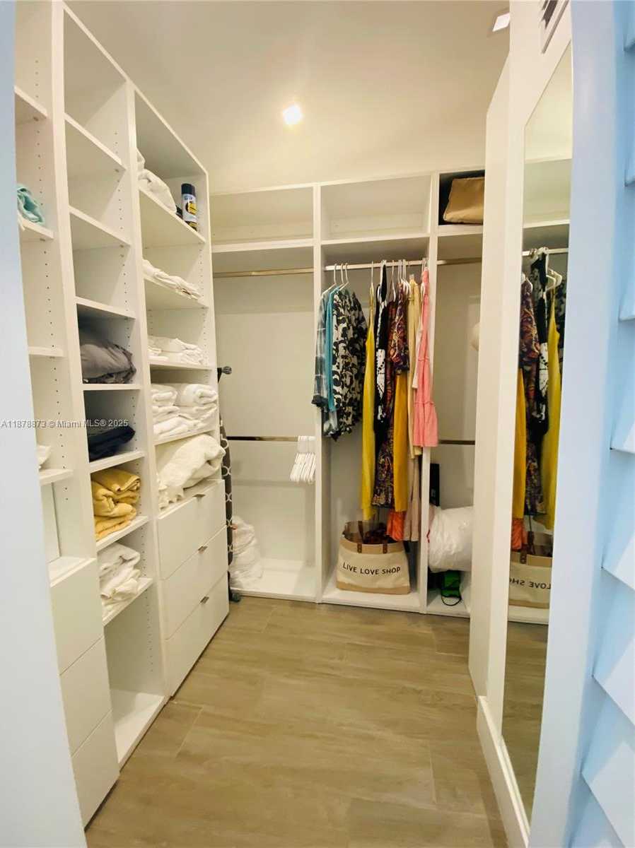 Small Image of 798 CRANDON BLVD #57B, Key Biscayne Number 9