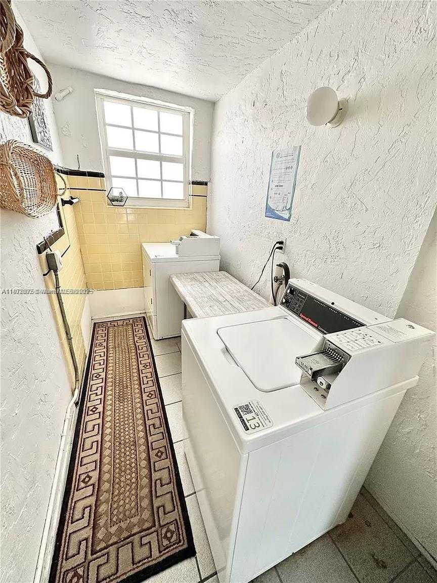 Small Image of 1009 MERIDIAN AVE #15, Miami Beach Number 8
