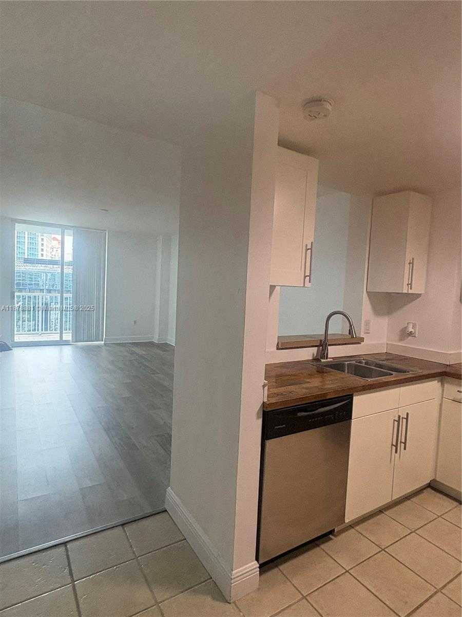 Small Image of 1250 SOUTH MIAMI AVE #2210, Miami Number 12