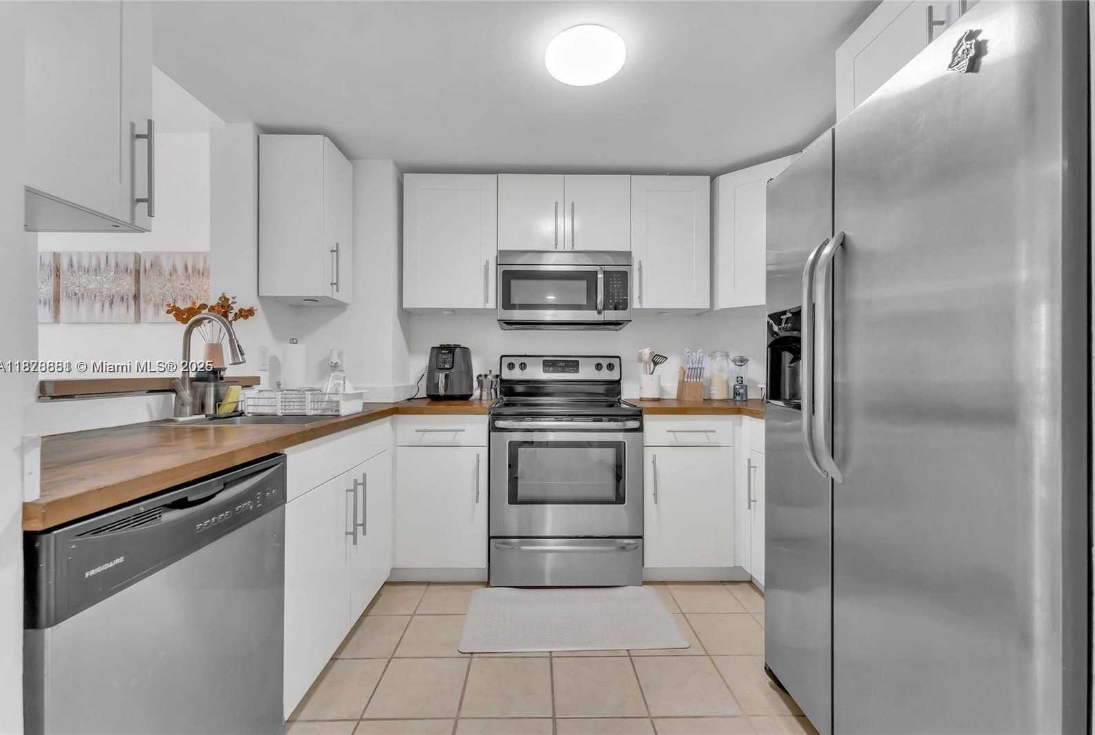 Small Image of 1250 SOUTH MIAMI AVE #2210, Miami Number 13