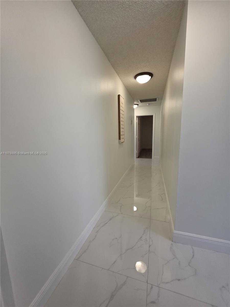 Small Image of 1944 CLASSIC DR, Coral Springs Number 13