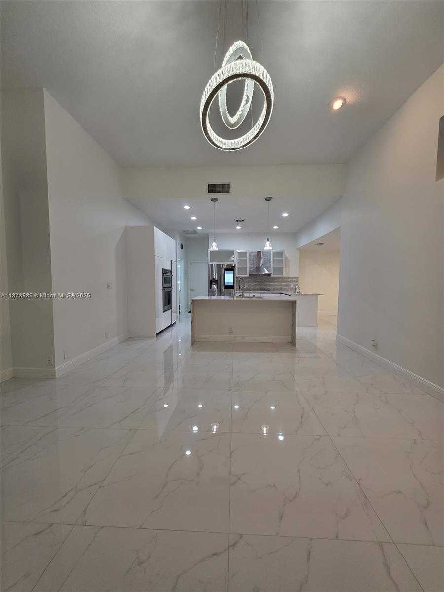 Small Image of 1944 CLASSIC DR, Coral Springs Number 5