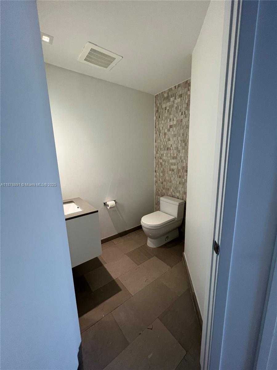 Small Image of 68 SOUTH EAST 6TH STREET #2302, Miami Number 2