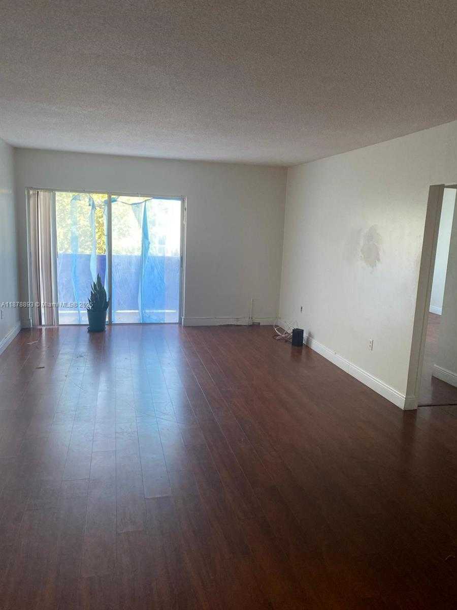 Small Image of 400 KINGS POINT DR #330, Sunny Isles Beach Number 2