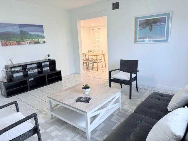 Small Image of 7610 DICKENS AVE #4, Miami Beach Number 2