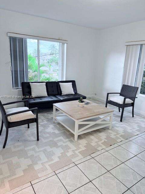 Small Image of 7610 DICKENS AVE #4, Miami Beach Number 3