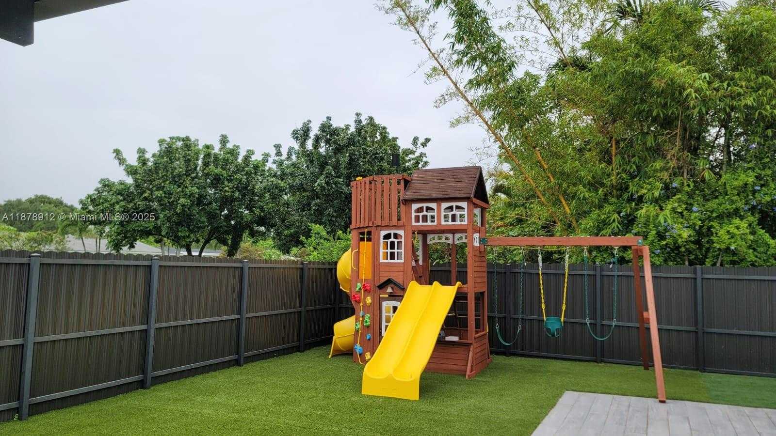 Small Image of 12945 SOUTH WEST 76TH TER, Miami Number 15