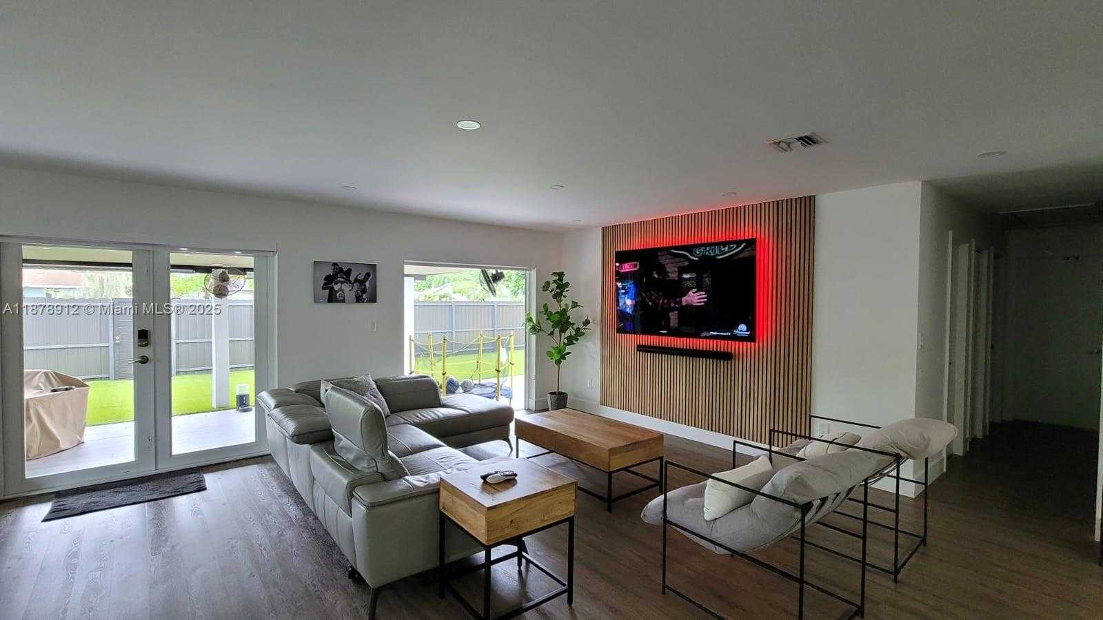 Small Image of 12945 SOUTH WEST 76TH TER, Miami Number 5