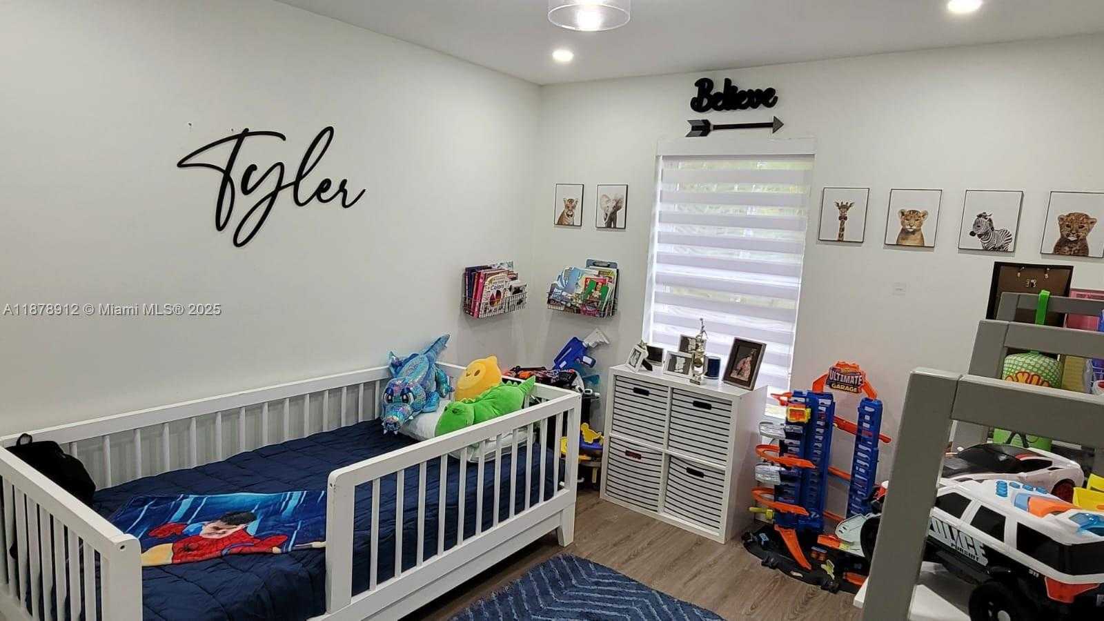Small Image of 12945 SOUTH WEST 76TH TER, Miami Number 9