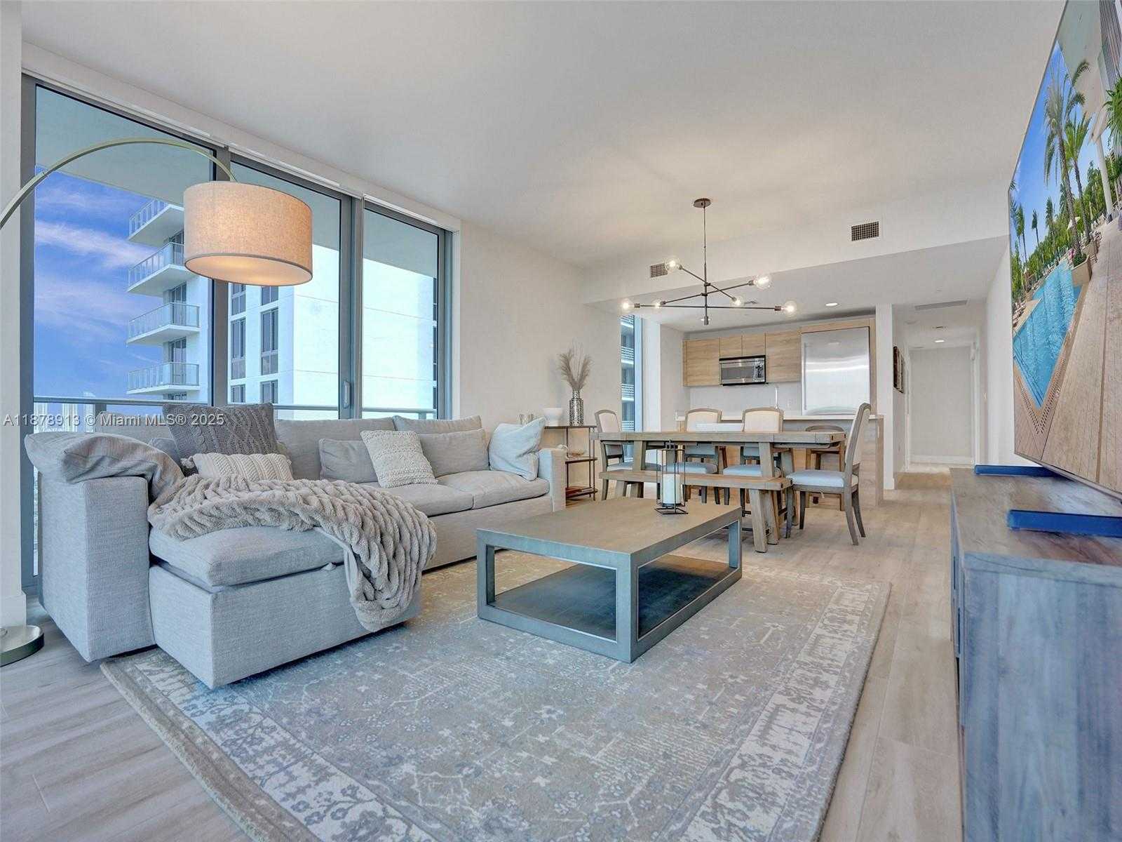 Small Image of 16385 BISCAYNE BLVD #2107, North Miami Beach Number 26