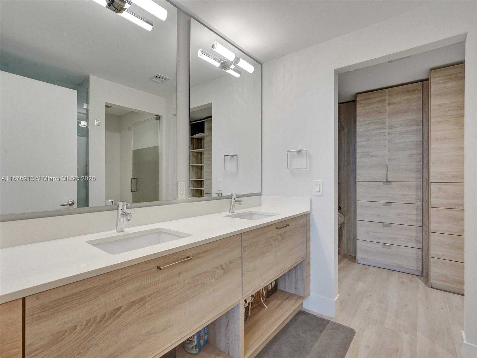 Small Image of 16385 BISCAYNE BLVD #2107, North Miami Beach Number 29