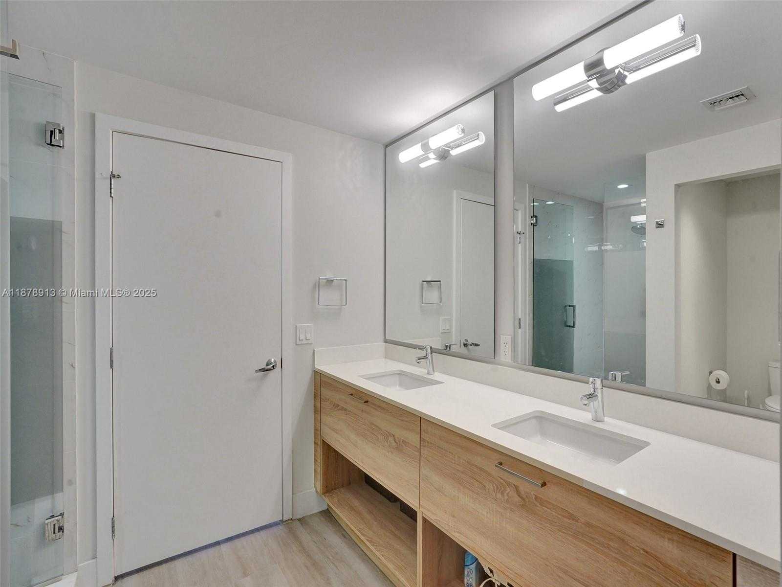 Small Image of 16385 BISCAYNE BLVD #2107, North Miami Beach Number 30