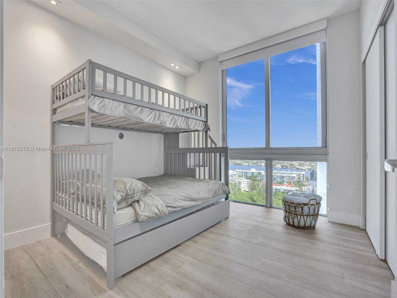 Small Image of 16385 BISCAYNE BLVD #2107, North Miami Beach Number 4