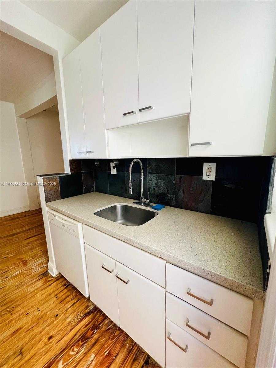 Small Image of 1606 JEFFERSON AVE #1, Miami Beach Number 15