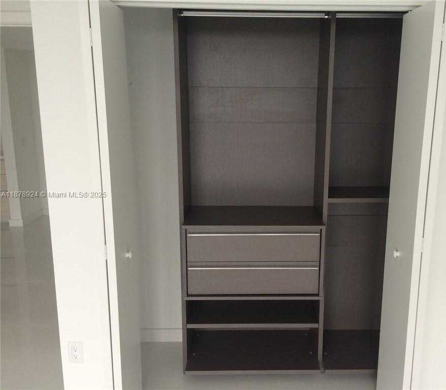 Small Image of 4250 BISCAYNE BLVD #915, Miami Number 12