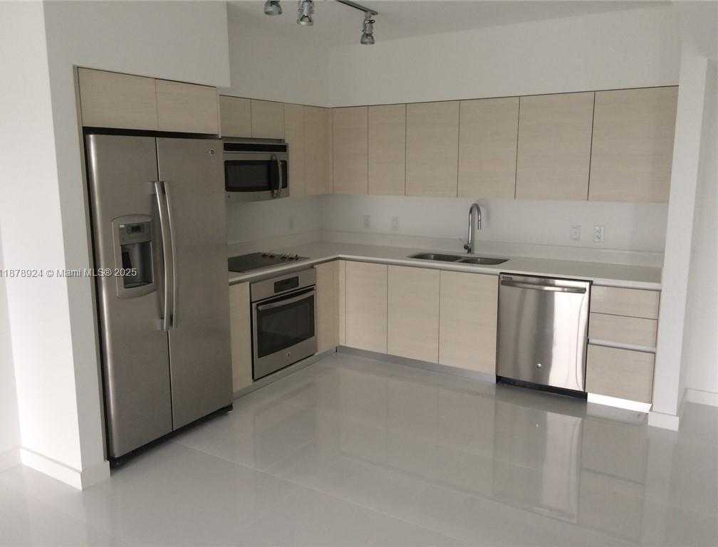 Small Image of 4250 BISCAYNE BLVD #915, Miami Number 3
