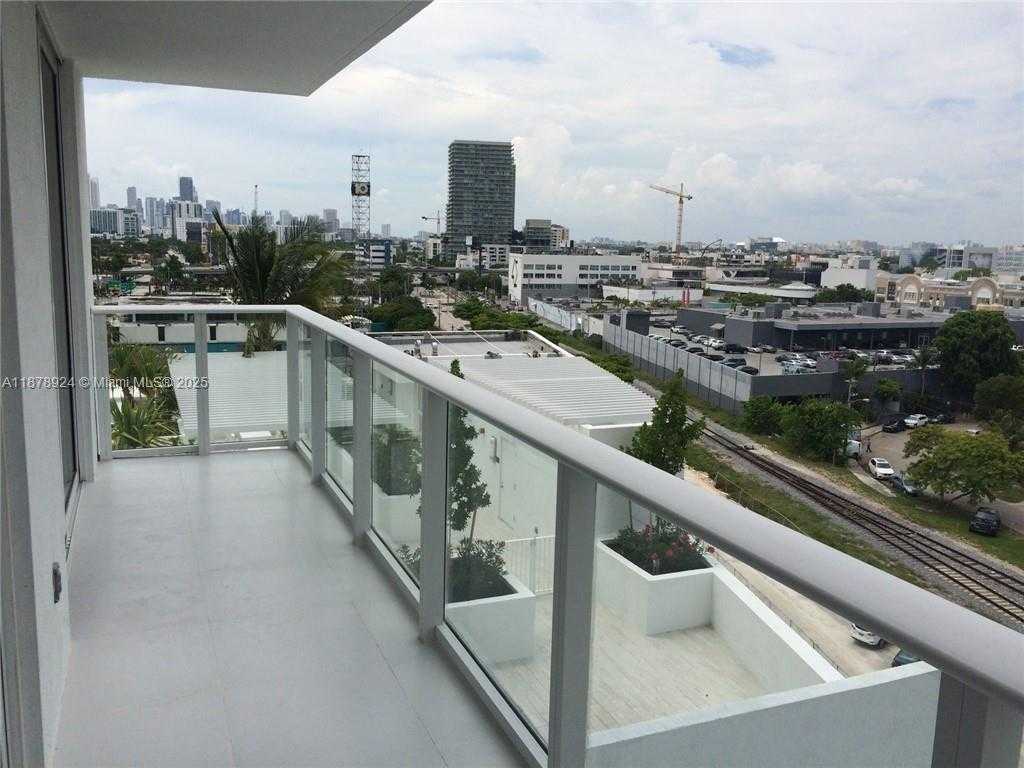 Small Image of 4250 BISCAYNE BLVD #915, Miami Number 7