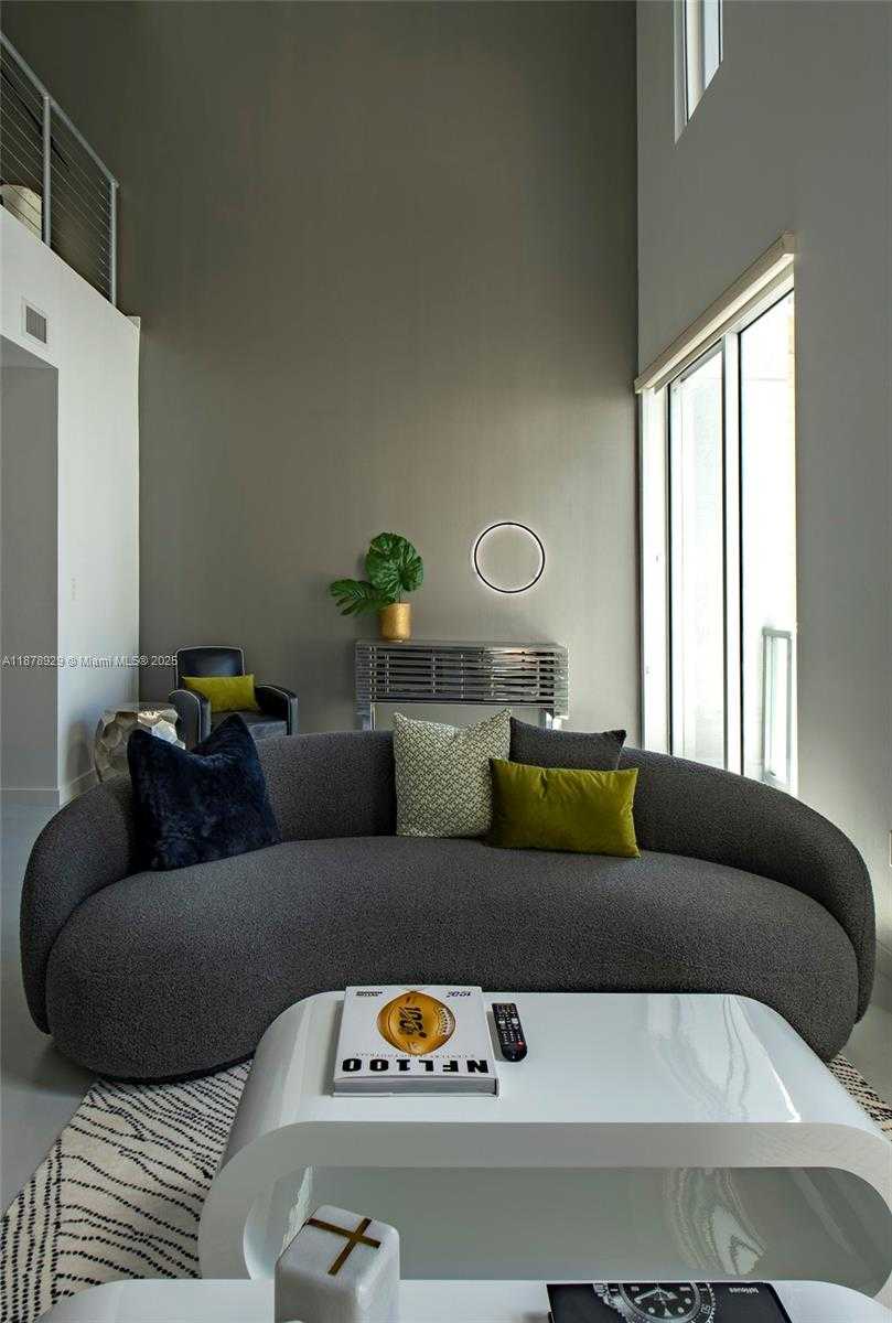 Small Image of 1060 BRICKELL AVE #1015, Miami Number 17