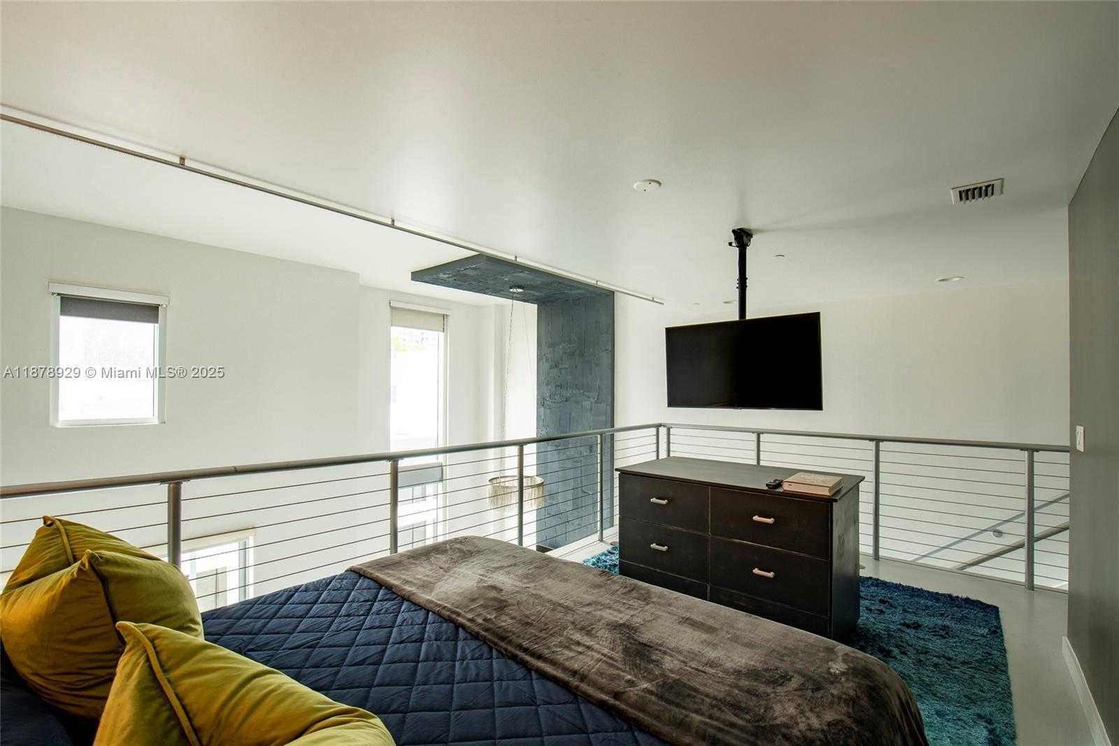Small Image of 1060 BRICKELL AVE #1015, Miami Number 31