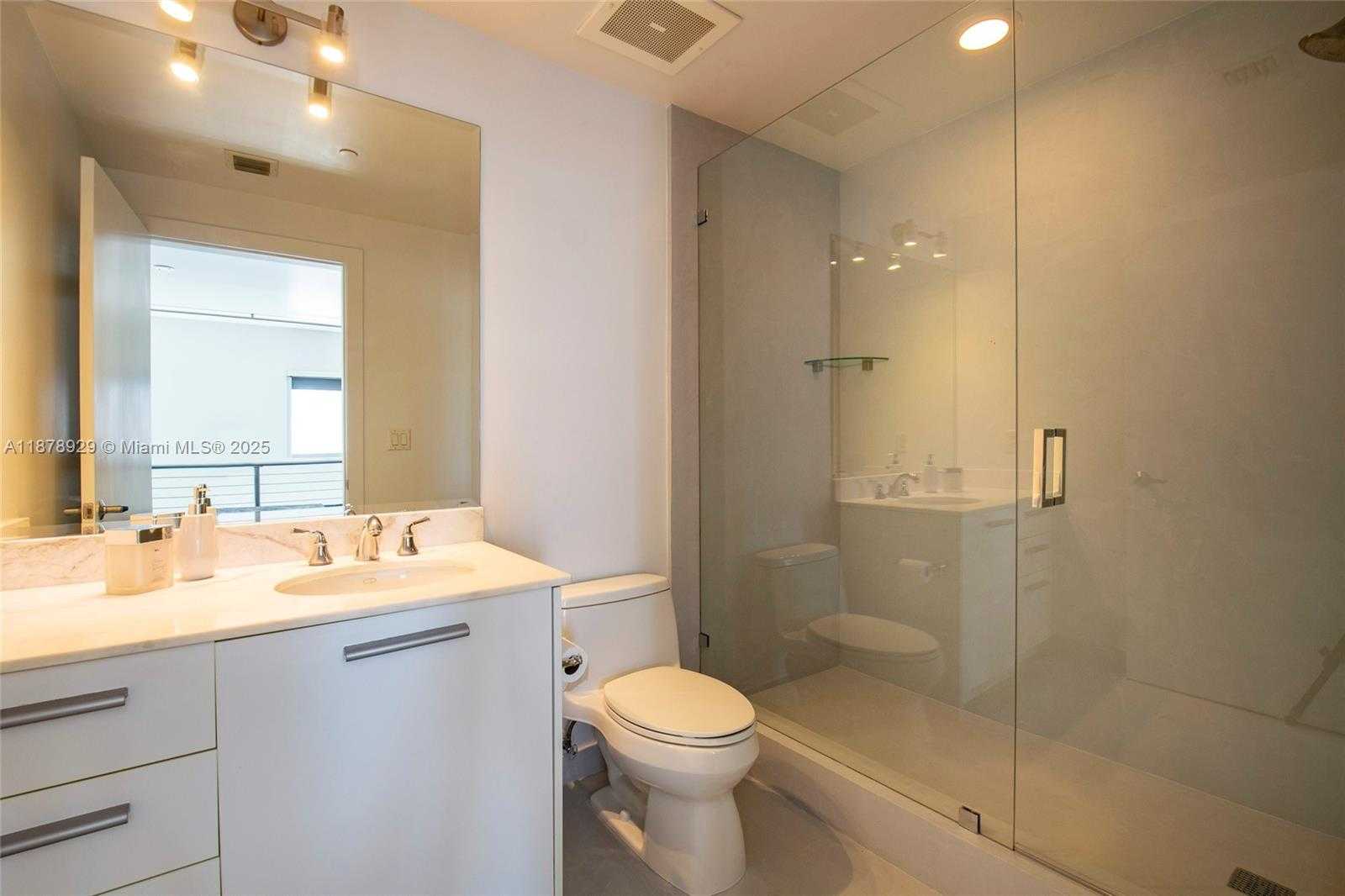 Small Image of 1060 BRICKELL AVE #1015, Miami Number 34