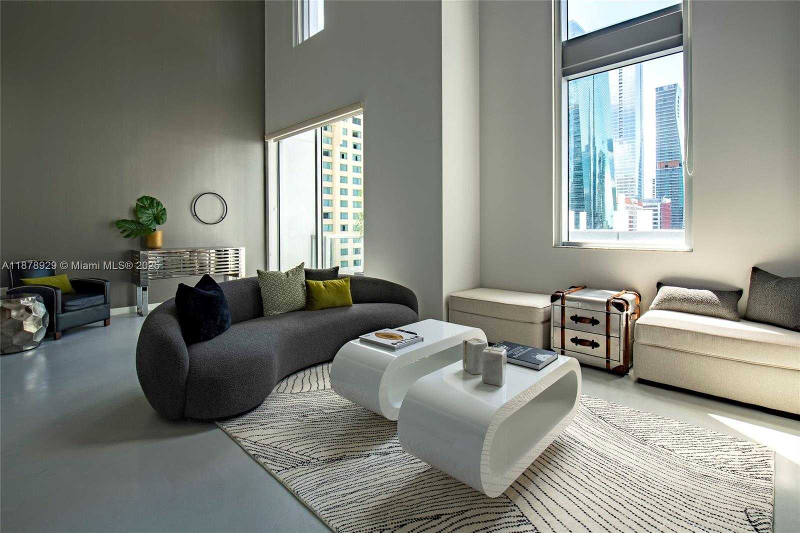 Small Image of 1060 BRICKELL AVE #1015, Miami Number 4