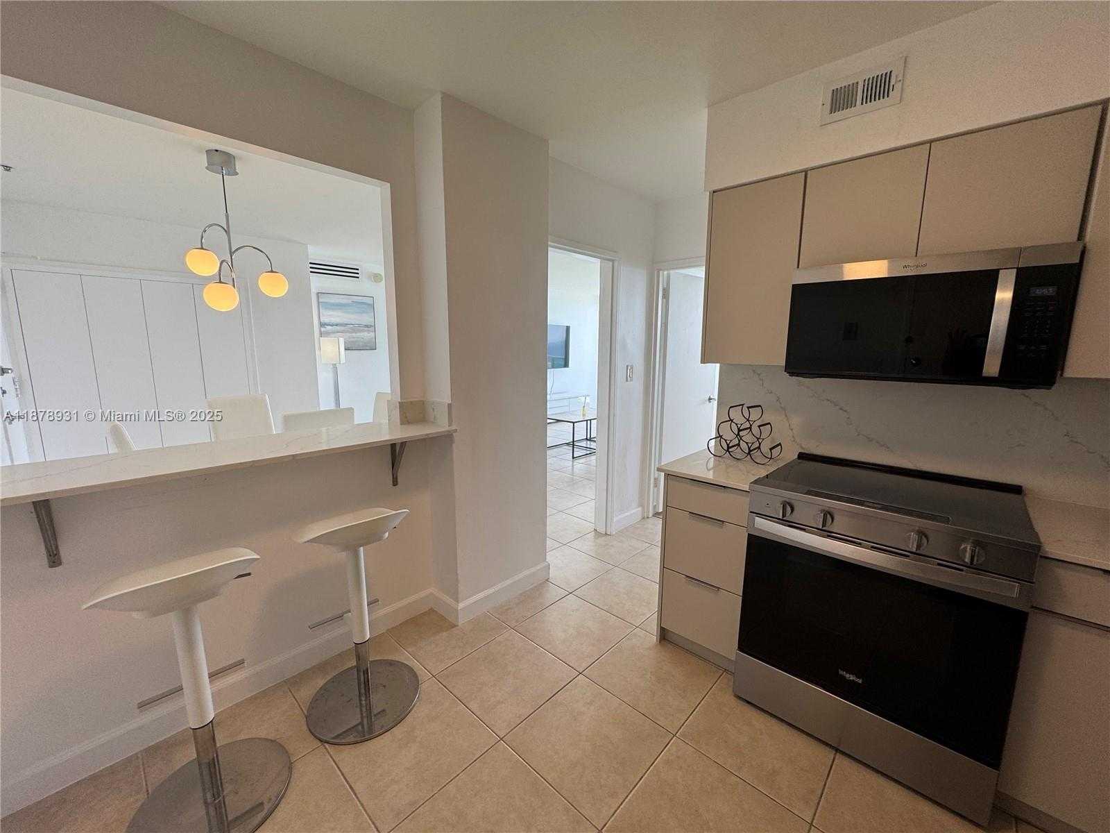 Small Image of 5161 COLLINS AVE #1717, Miami Beach Number 11