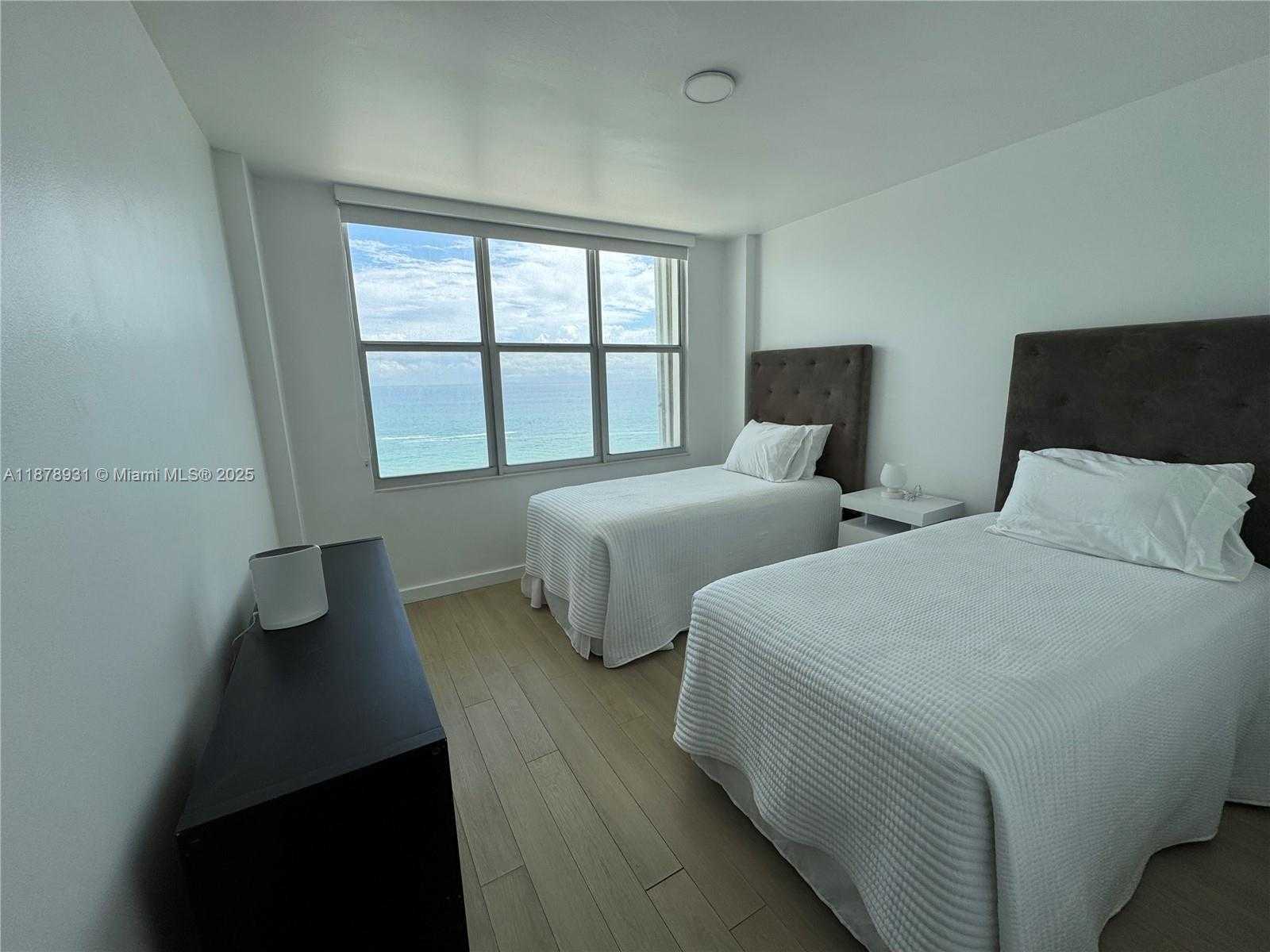 Small Image of 5161 COLLINS AVE #1717, Miami Beach Number 14