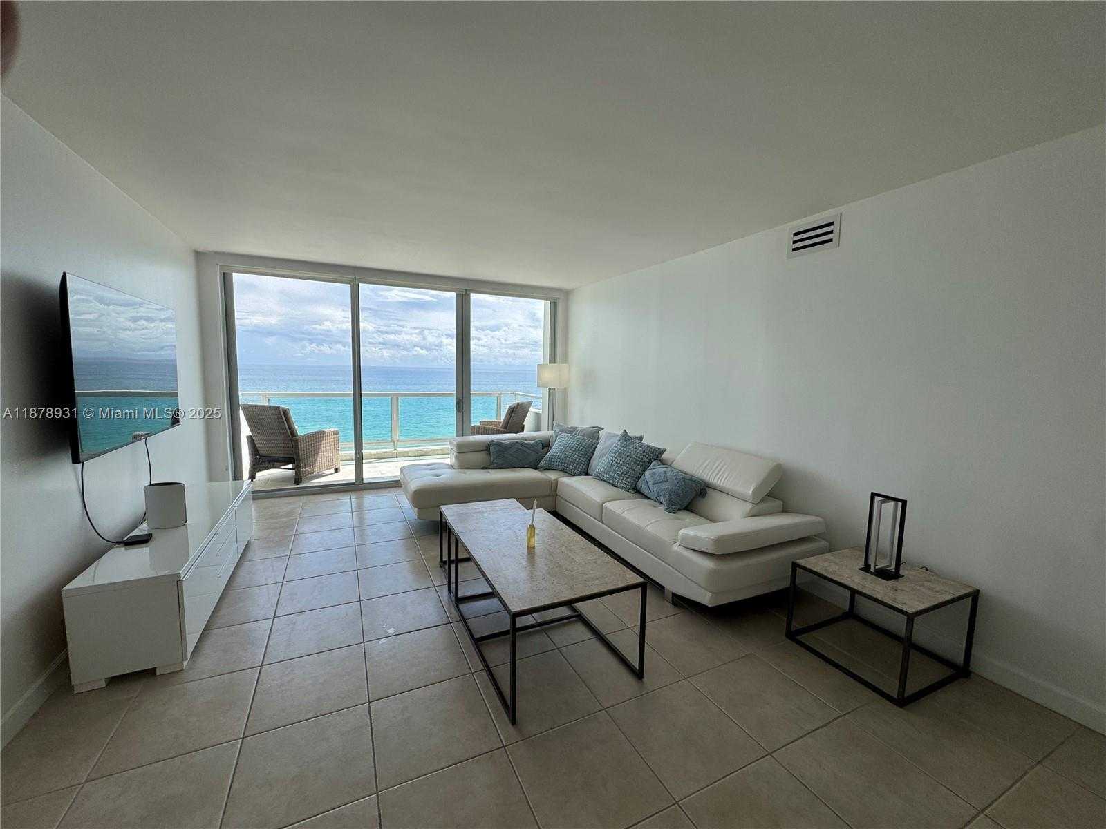 Small Image of 5161 COLLINS AVE #1717, Miami Beach Number 6