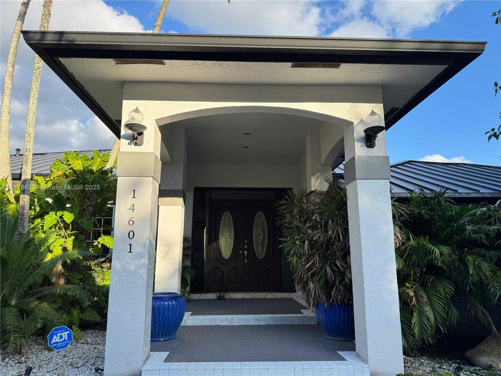Small Image of 14601 SOUTH WEST 99TH AVE, Miami Number 3
