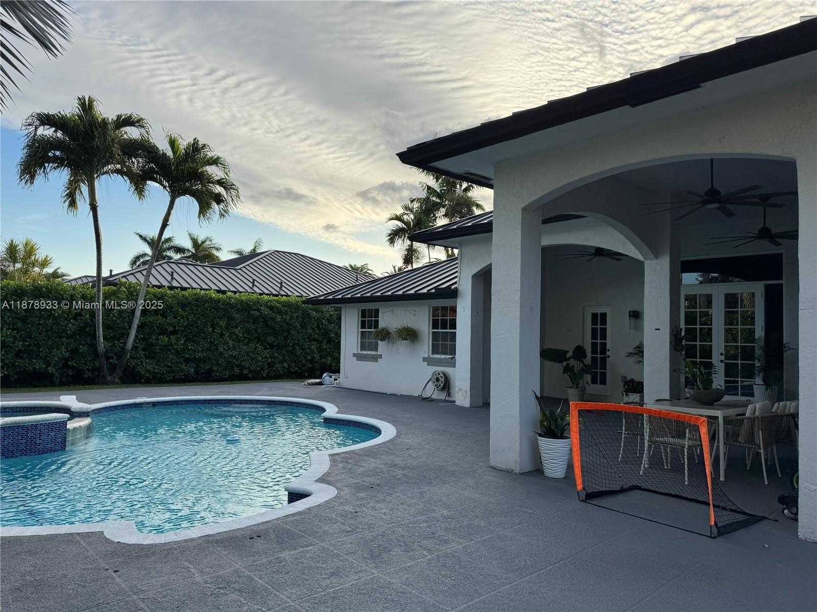 Small Image of 14601 SOUTH WEST 99TH AVE, Miami Number 8
